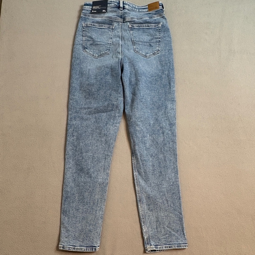 NWT American Eagle Strigid Mom Jeans Super High Rise Blown Out Blue 8 Long 29w - Picture 2 of 11